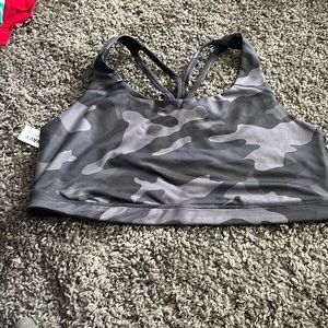 Sport bra, 2x, no padding. Non adjustable